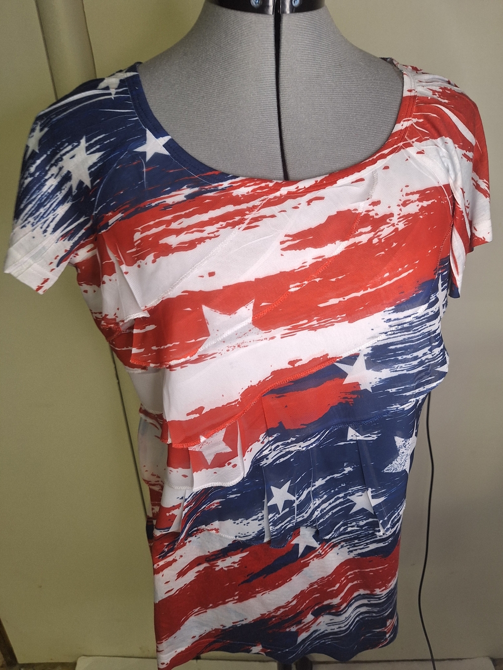 Indigo Soul Red White and Navy Star Brushstroke Short Sleeve Tee Size S